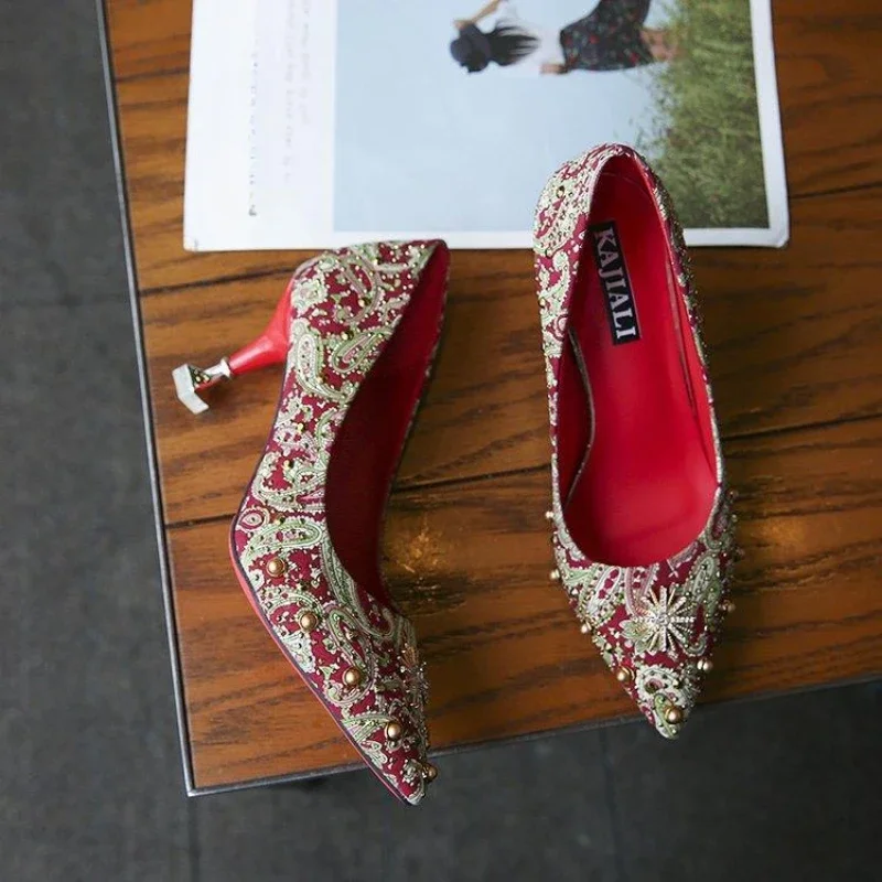 Damen-Pumps, Hochzeit, Brautschuh, Damenschuhe, Stiletto, spitzer Zehenbereich, modisch, schick, Punkt, 2025, Trend, elegantes Kleid, lässig, Urlaub, 39