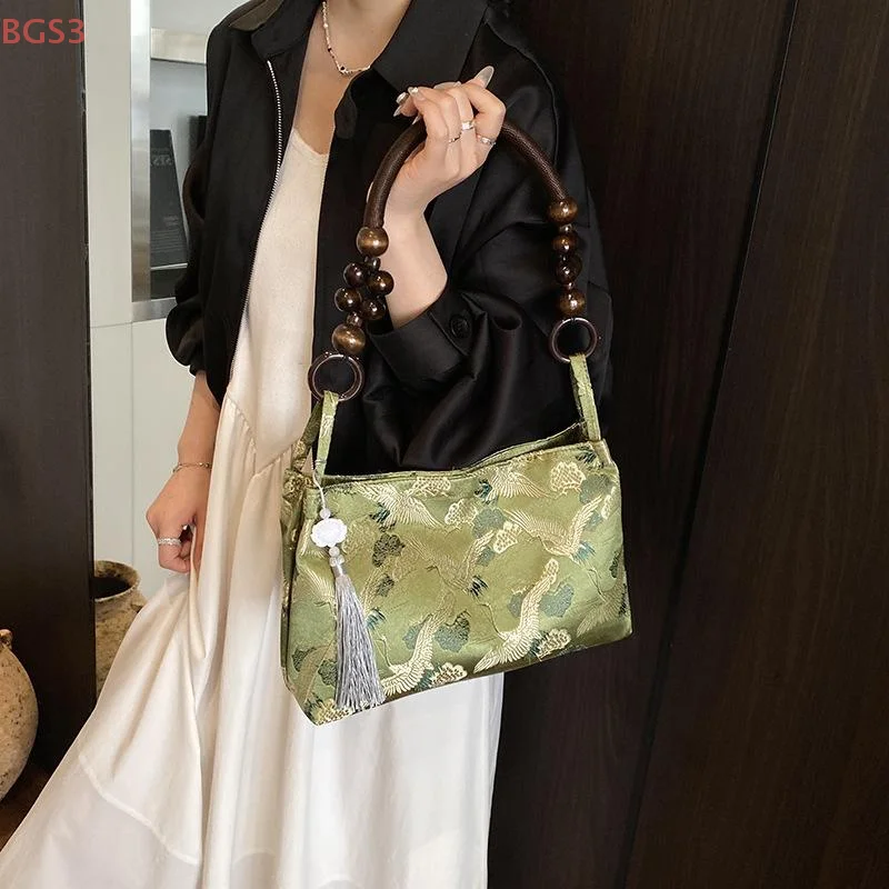

Fashion Chinese Retro Style Embroidered National Style Shoulder Bags Tassel Decoration New Women's Handbags