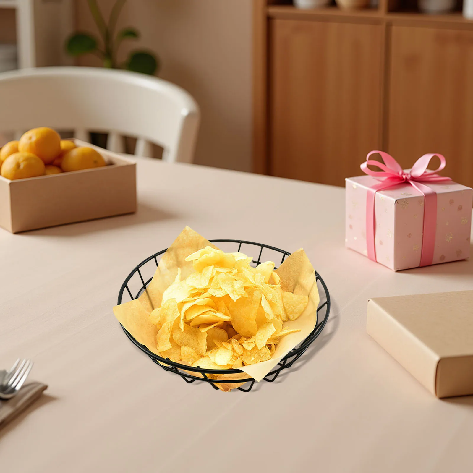 

2Pcs Iron Snack Basket Hollow Iron Fruit Bread Storage Basket Creative Decorative Food Serving Holder for Home Kitchen