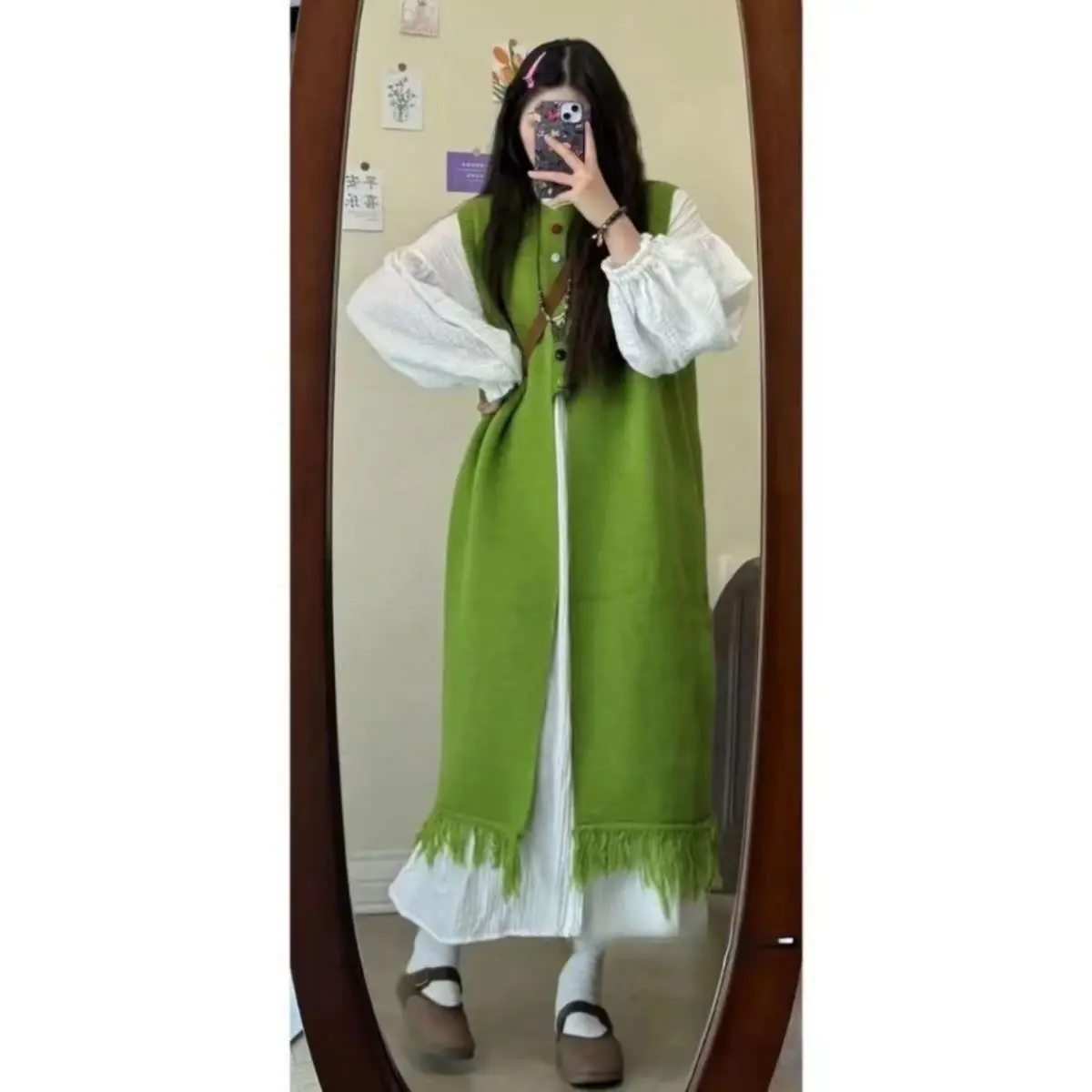 เดรสไหมพรมแขนกุดลำลองสำหรับผู้หญิง ฤดูหนาว ผ้าเมอริโน แต่งระบายหลายชั้น ดีไซน์แฟชั่น แขนเสื้อแต่งกระดุม สไตล์พื้นเมือง แนวสปอร์ต คอเต็ม ทรงเอ  สำหรับสาวออฟฟิศ