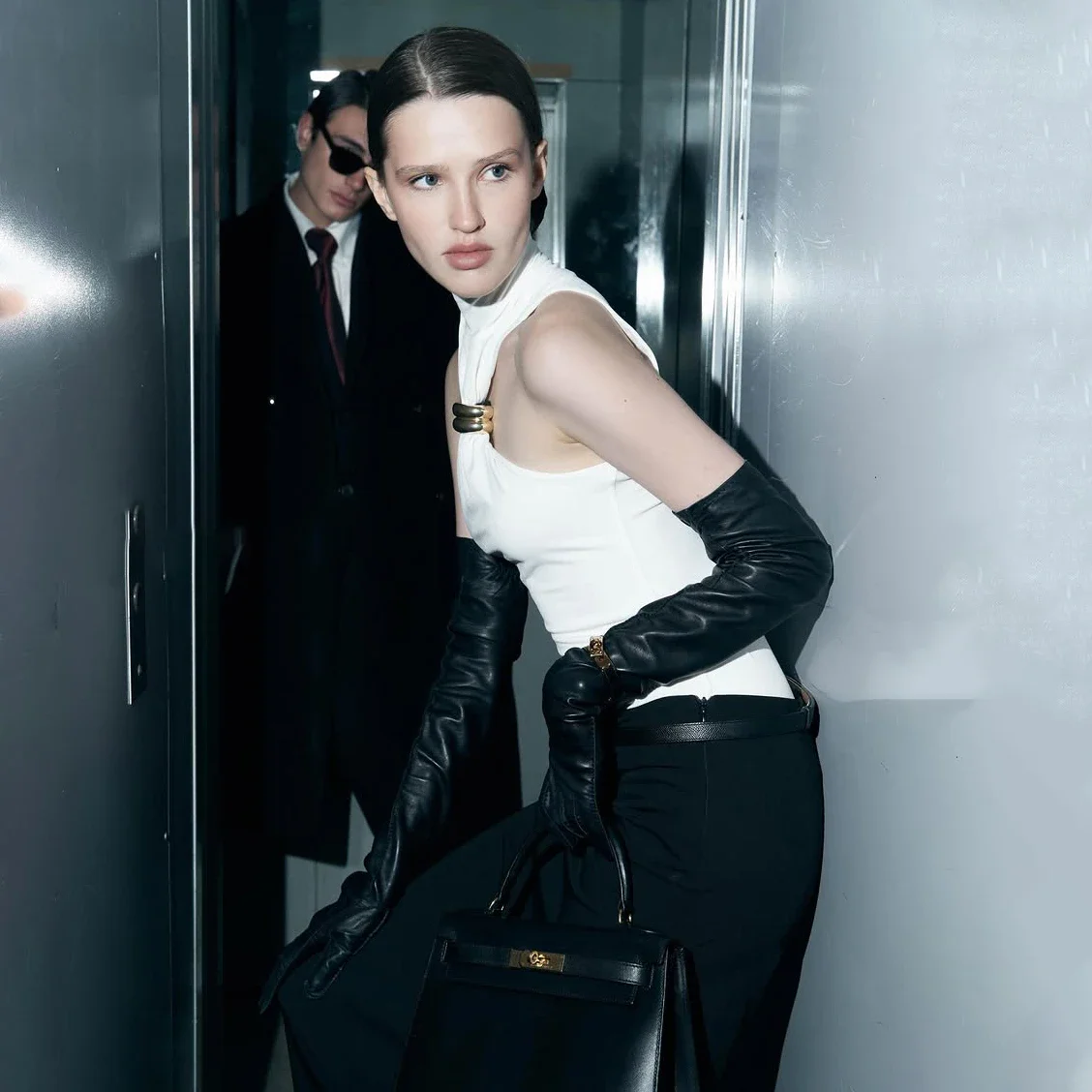 Yaminiya مثير فتاة حار الصلبة القوطية Lothes النساء الساتان الجسم الدعاوى بلوزات غير مغطية للكتف الأسود Trashy Y2k الملابس القوطية #4