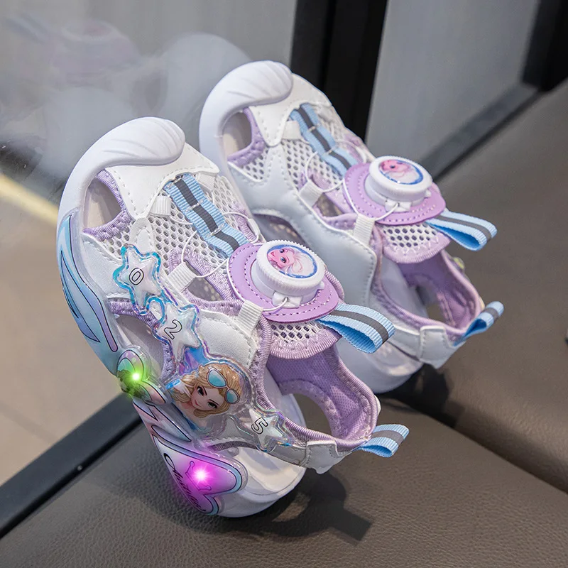 Summer New Girl\'s Cartoon Elsa Princess Sandals with Rotating Button Sports Sandals Led Light Luminescent Protecting Toe Shoes