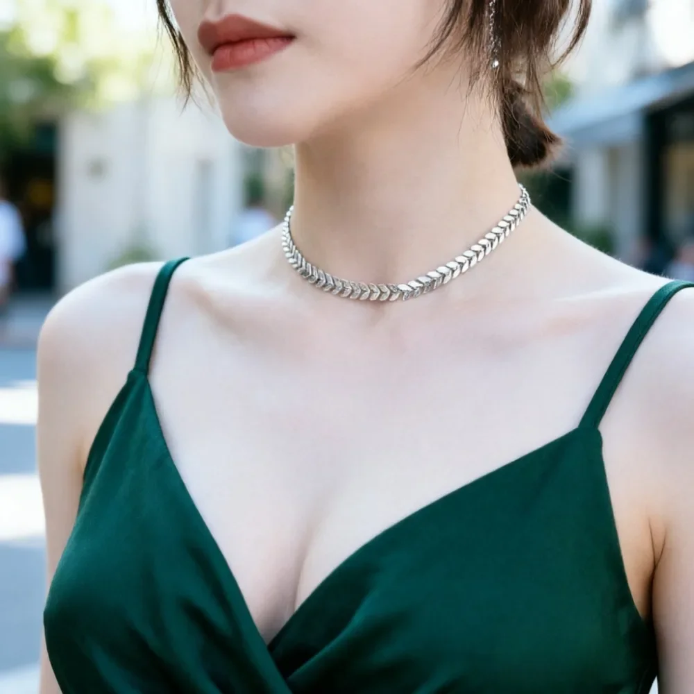 SUMENG New Women's Fishbone Airplane Shape Chokers Necklaces Sequins Chain Bohemia Style Party Fashion Jewelry Accessories Gifts