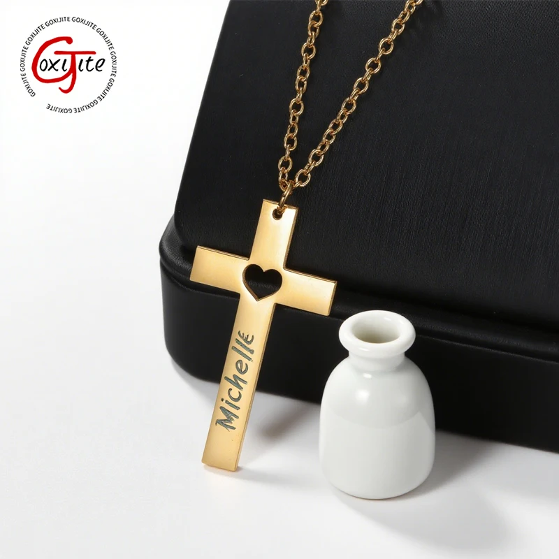 

Goxijite индивидуальное ожерелье с лазерной маркировкой и крестом для мужчин и женщин, ожерелье из нержавеющей стали с полым сердцем, ювелирное изделие, подарок
