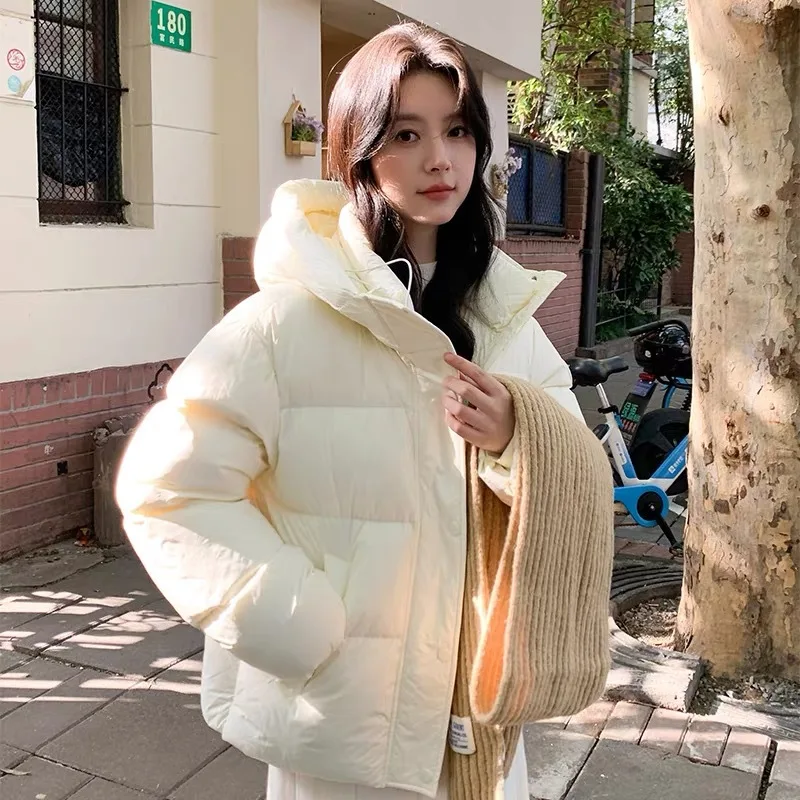 

2025 New Milk Beige Women's Short Down Jacket Women's Winter Small Korean Edition Loose 90 White Duck Down Solid Color Coat