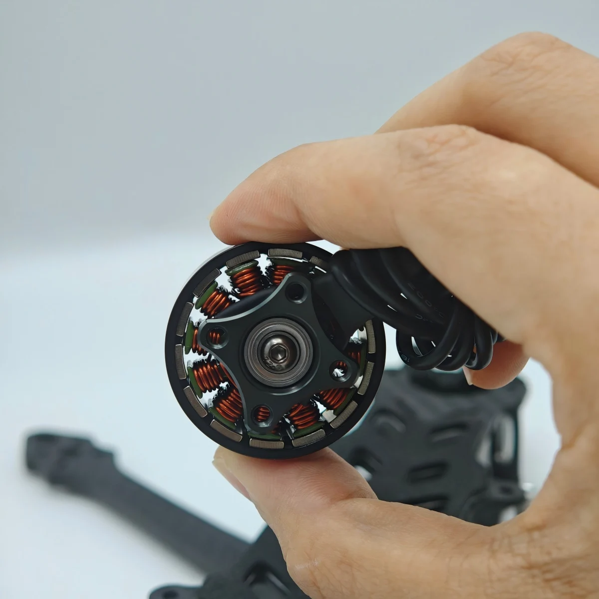 XFlight Hobby 1/4 PCS 2812 900/1115KV 2-6s ブラシレスFPVモーター 7/8/9インチFPV長距離レーシングドローンモーターDIYパーツ用