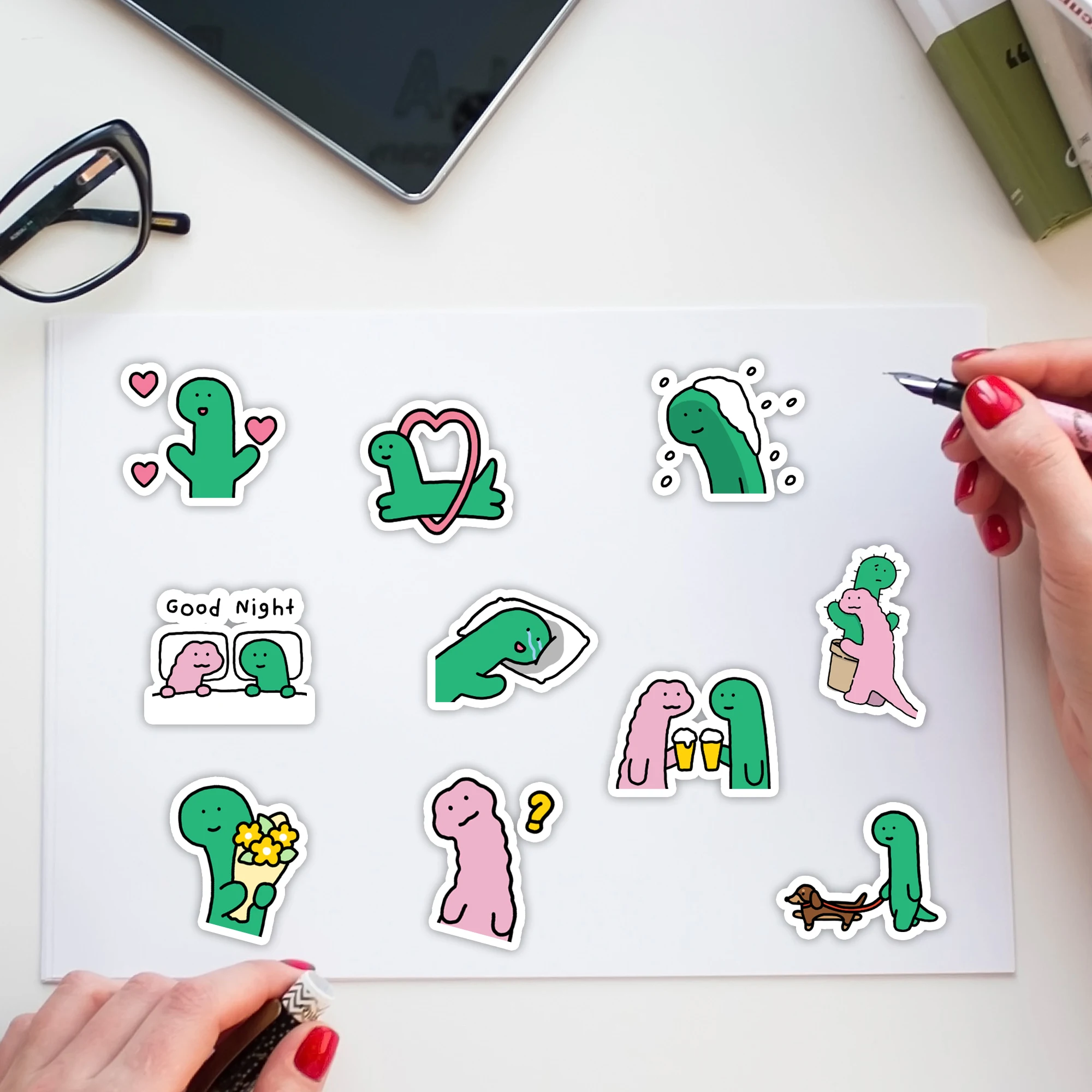40pcs dinosaur stickers,Valentine's Day decoration cute cartoon dinosaur stickers for desktop decoration,phone cases,computers