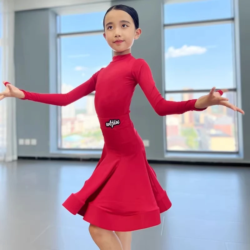 

Professional children's dance performance attire for Latin dance girls. Red children's Latin dance competition standard attire.