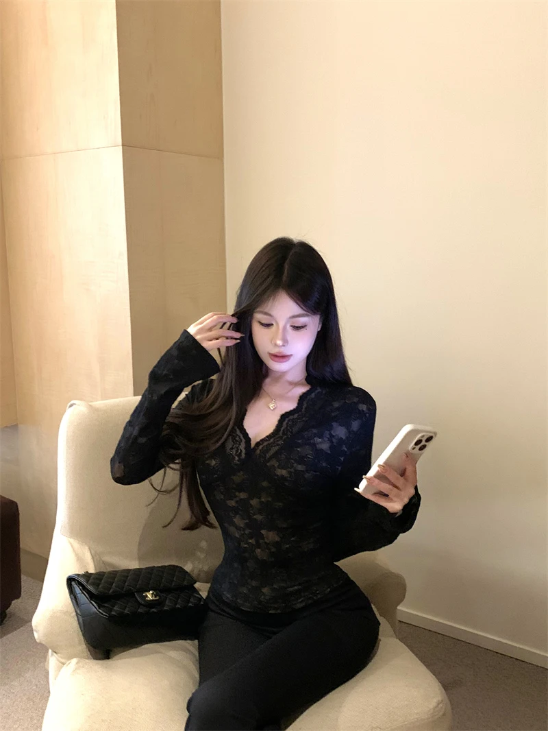 Long Sleeved T Shirt Soft Cotton  Womens Fall Embroidered Patchwork O Neck Lady Fine Delicate Feminine Neat Classic Detail