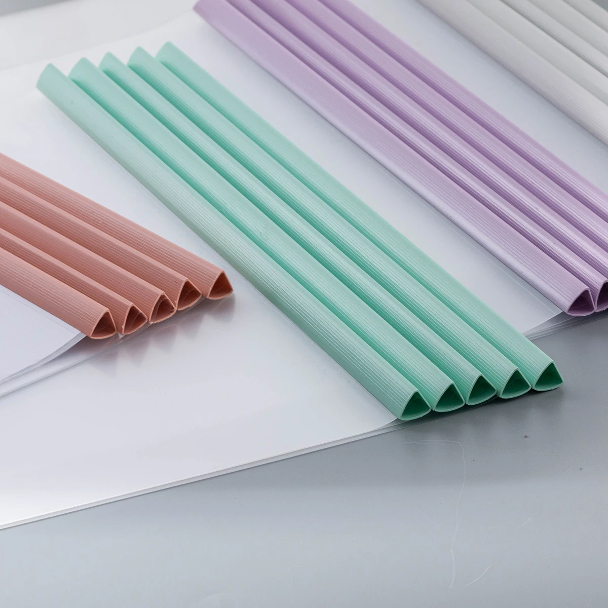 

File Folder with Pull Rod for A4 Paper Storage, Transparent and Thickened Resume and Test Paper Folder