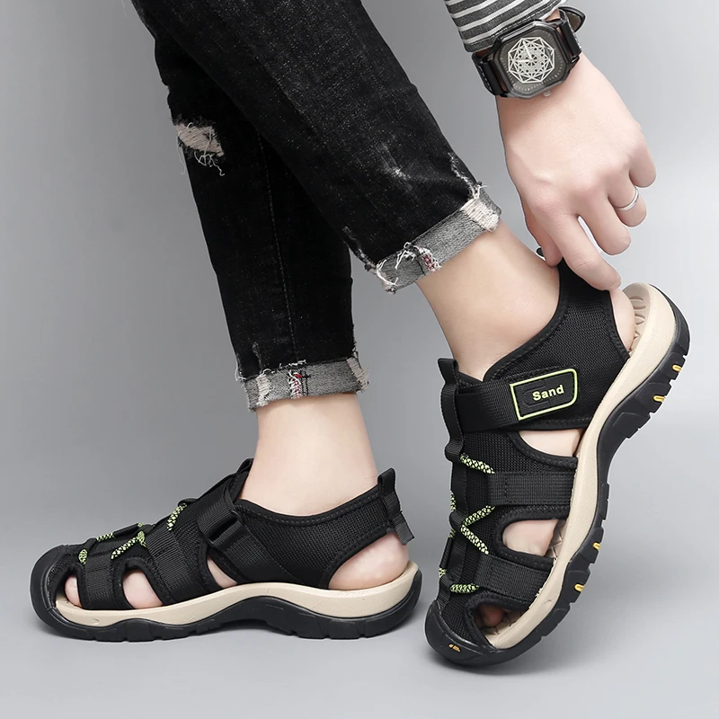 

Men's Sneakers Summer Outdoor Baotou Beach Shoes Anti Slip Indoor Leisure Sneaker Flat Bottomed Driving Sandals Large Size