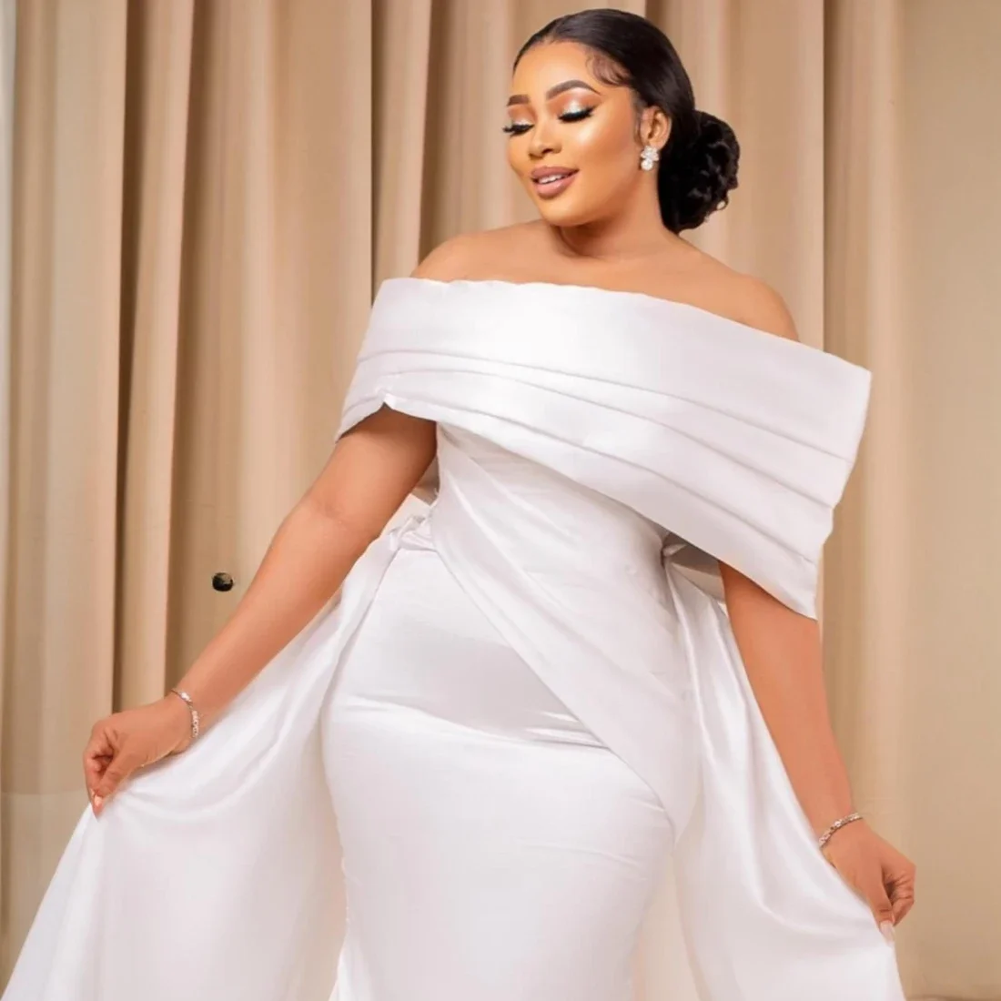 Maßgeschneidertes schulterfreies Brautkleid mit abnehmbarer Schleppe, Vestidos De Novia, afrikanische Vintage-Satin-Landhochzeitskleider