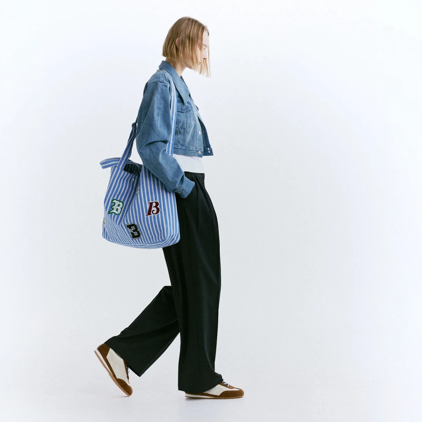 bolsa-de-mano-grande-para-viajes-diarios-de-lona-con-rayas-y-parches-bordados-estilo-casual-juvenil-para-llevar-al-hombro