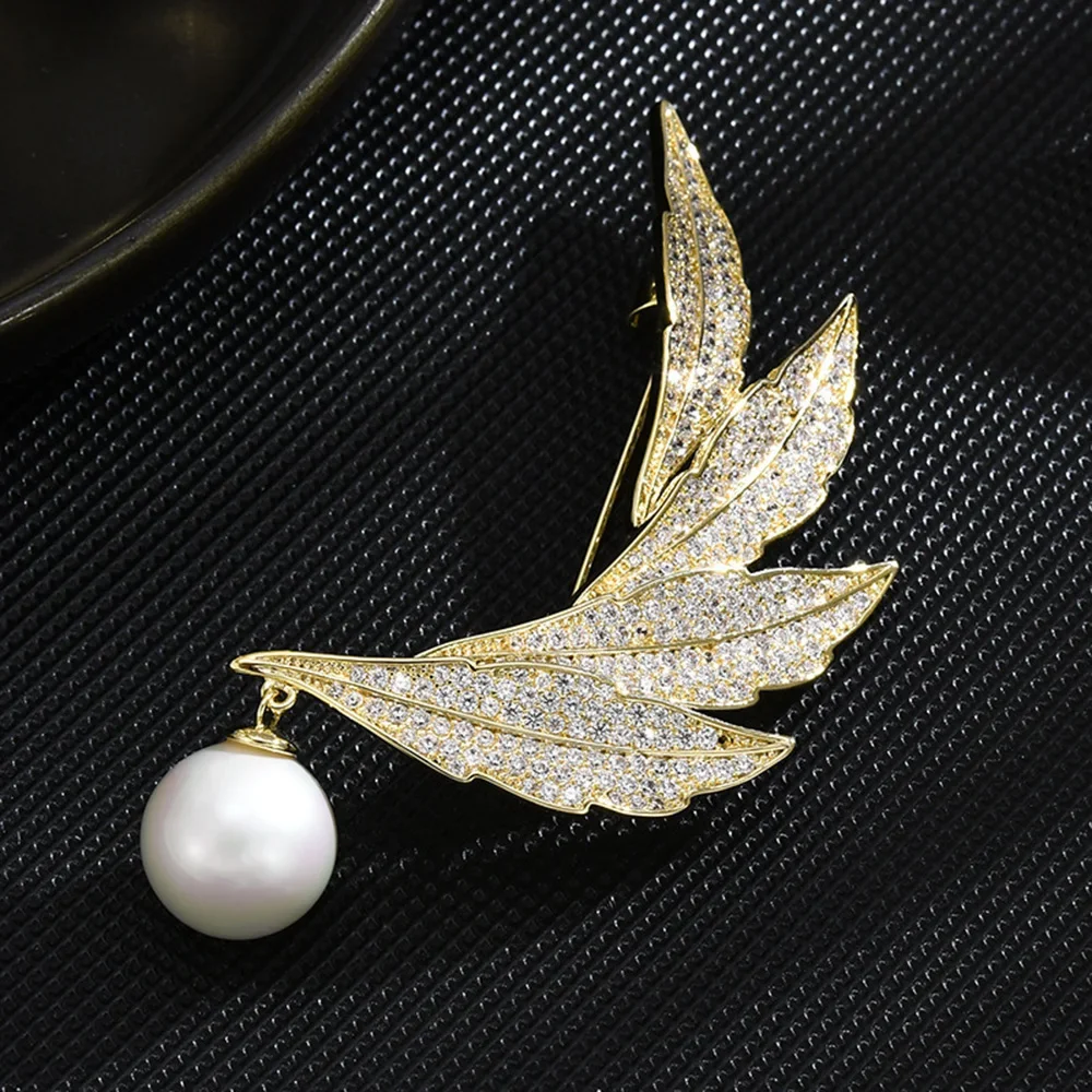 Fashion Gold Color Leaf Brooches High Quality Suit Shirt Lapel Pins for Men Women Accessories Jewelry Wedding Party Gift