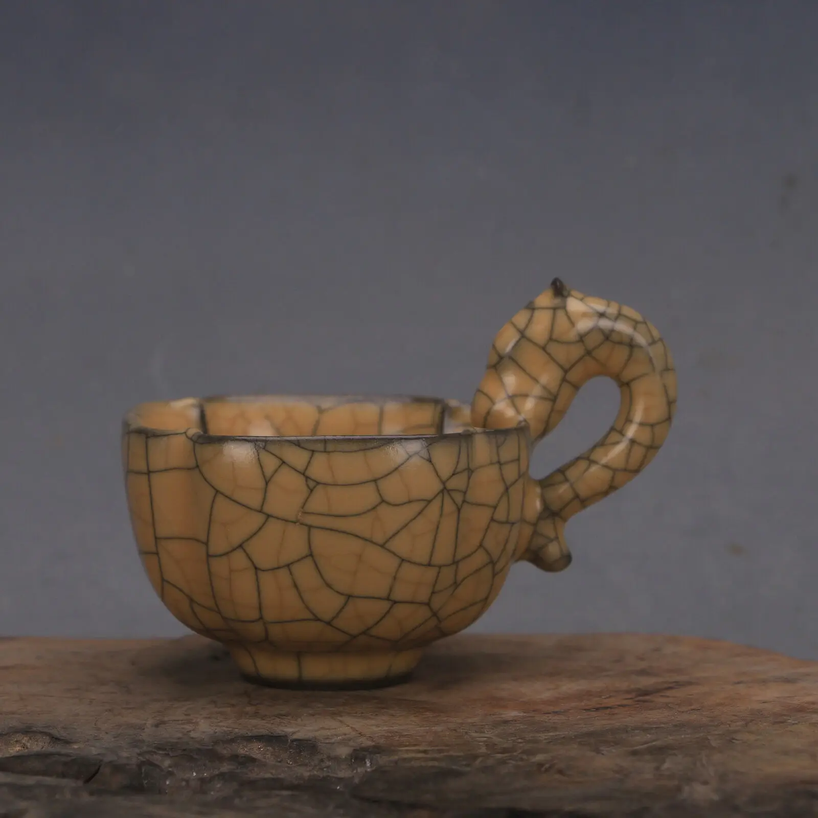 

2.8"Good China Porcelain Guan Kiln Yellow Glaze Hacking Animal Dragon Handle Cup