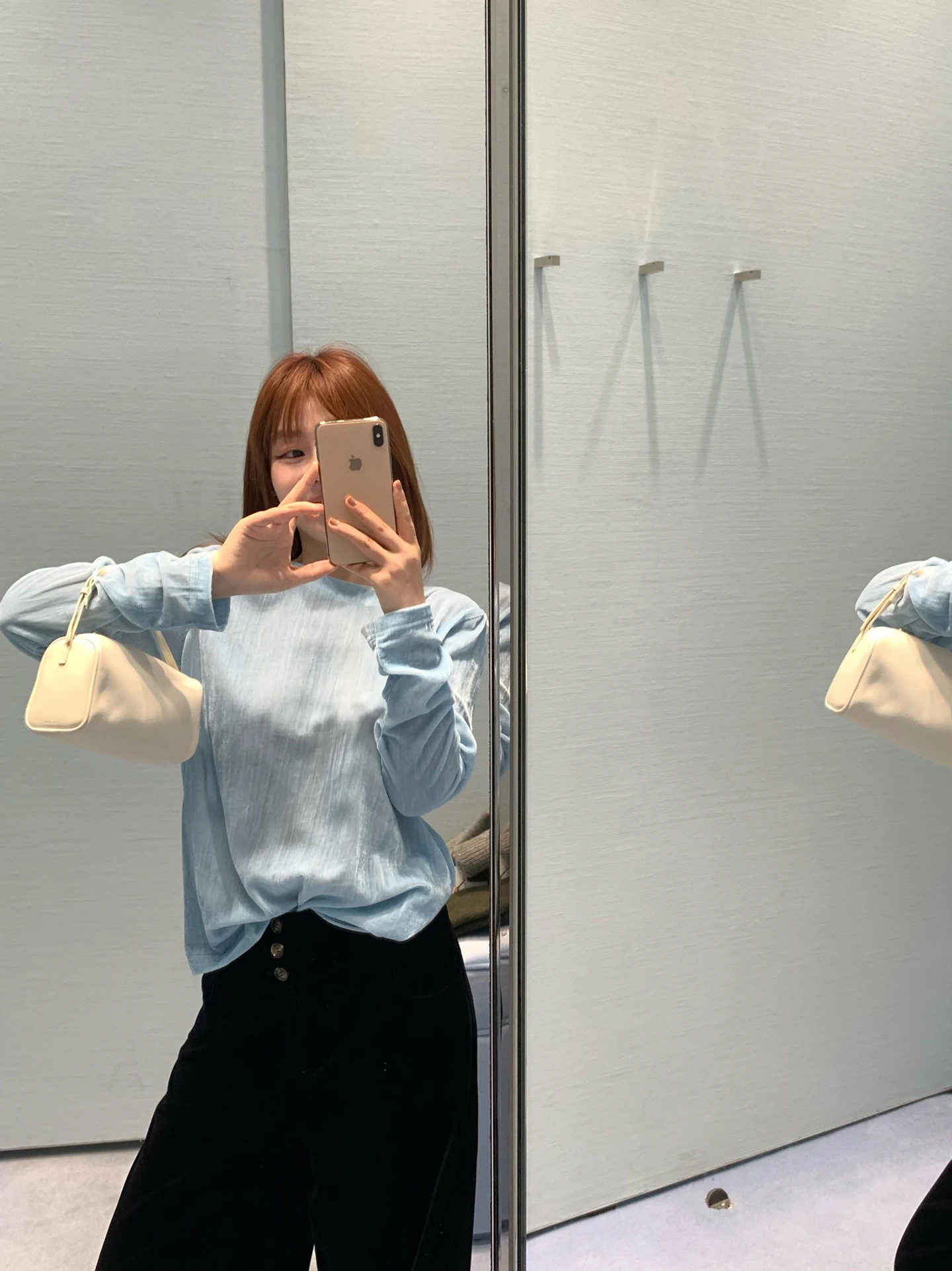 

Женский топ Blue Velvet Long Sve с текстурой, оригинальный дизайн, ледяной цветок, пуговица, плиссированная текстура мышц, сенсация, поездка на работу...