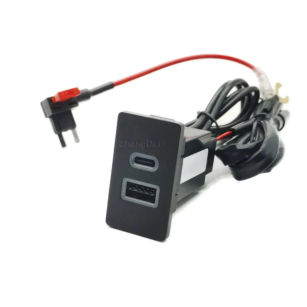 Carregador de carro USB tipo C, soquete de carregamento rápido, adaptador de entrada, rádio áudio, u-disk, tomada flash para Toyota Corolla LC80