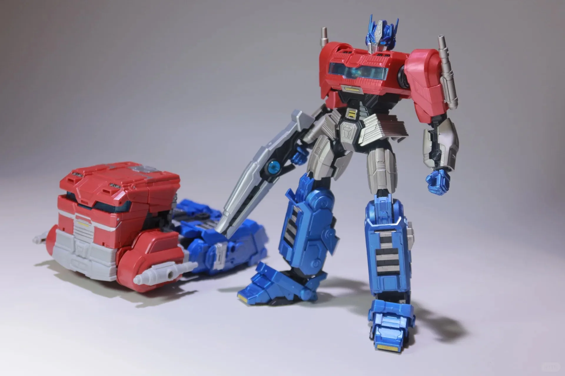 Nieuw origineel Bruke Transformation Model Legendary Edition Origin Optimus Prime Collection Handgemaakte anime-figuren op voorraad