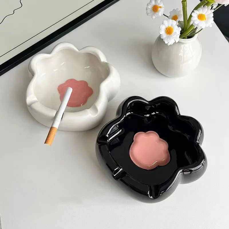 Futon Cartoon Ceramic Cat Paw Ashtray Home Living Room Anti-Dust Creative Decoration Storage Cute Animal Shaped Ashtray