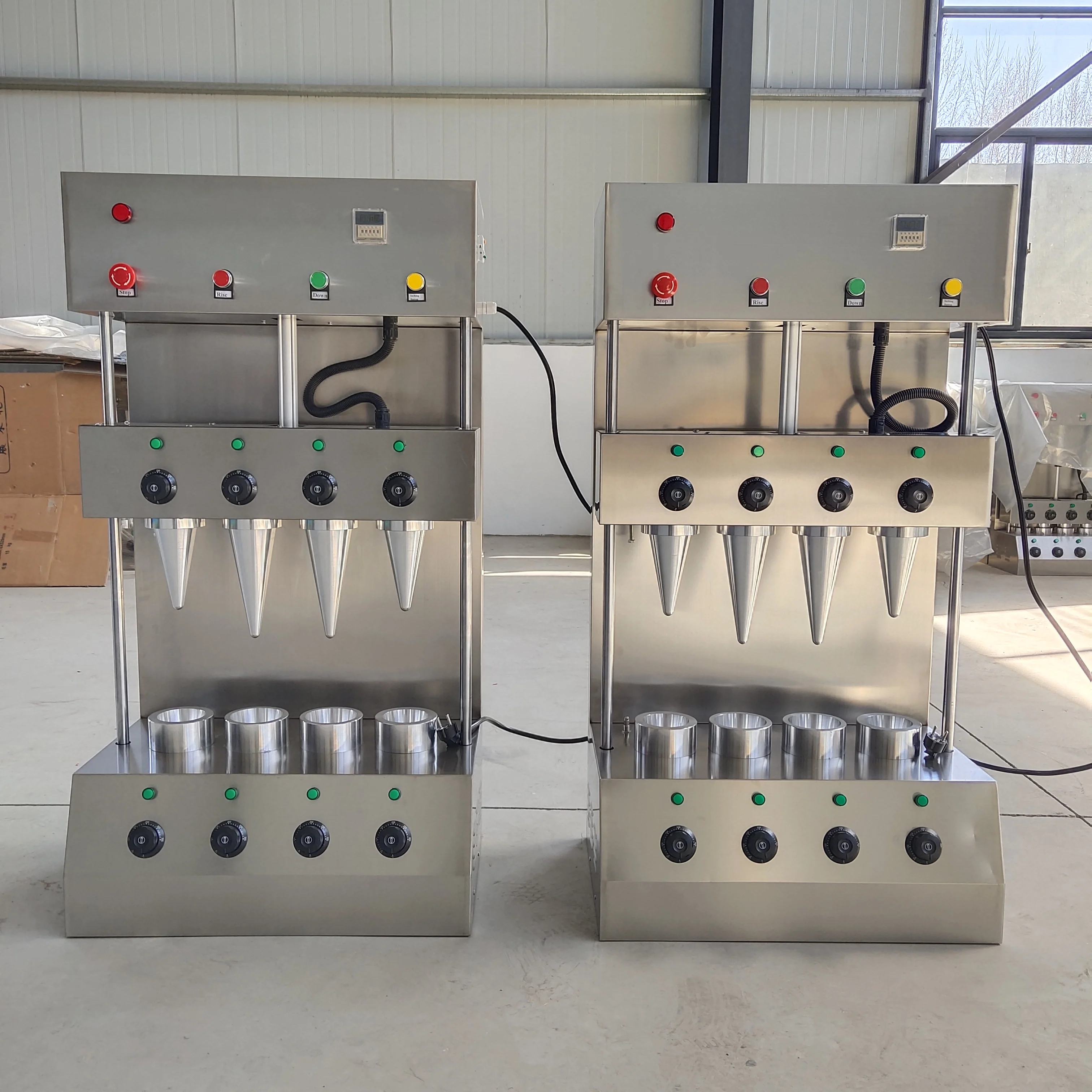 Macchina per la produzione di coni per pizza conici per snack, macchina per alimenti di strada automatica commerciale