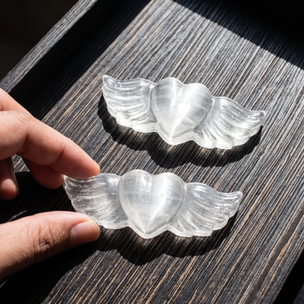 Natural Selenite Heart Angel Wings Carving Crystal Stone Figurine Gypsum Statue Home Decor Crystal Home Desktop Decoration