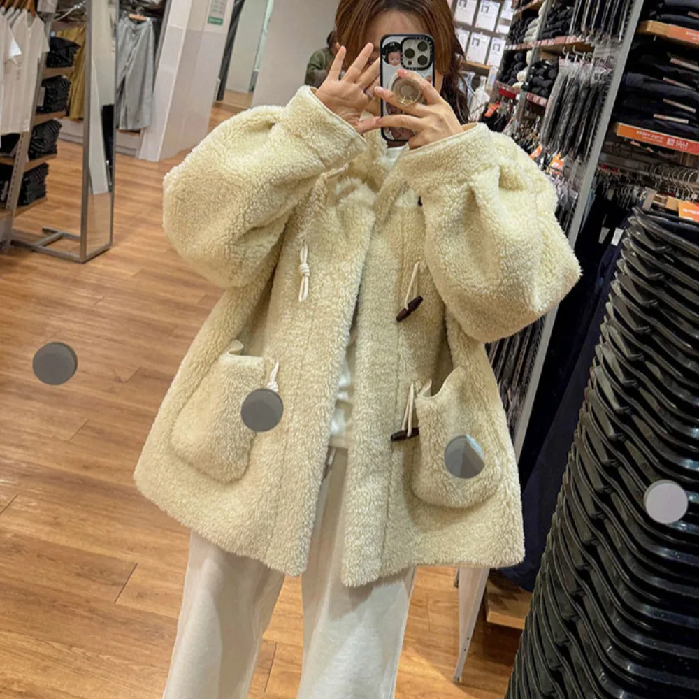 

Женская длинная куртка из овчины Thiened, зимняя верхняя одежда, корейское шикарное универсальное свободное пальто с воротником-стойкой и рогом...