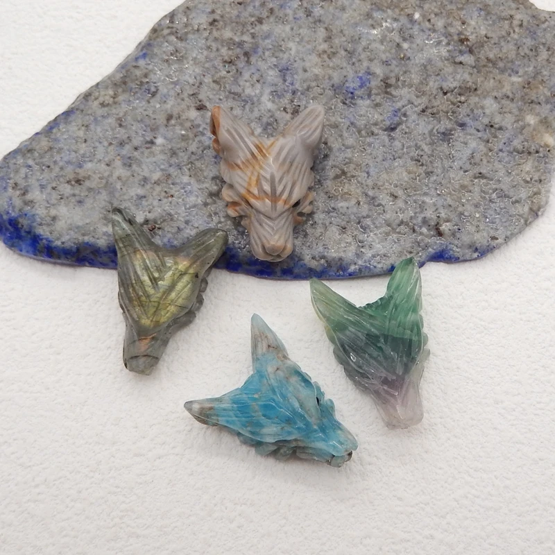 4Pcs Natural Stone Wolf Head Pendants Beads,Handcarved Animal Pendants DIY Jewelry Necklace Accessories 24x16x9mm 3g