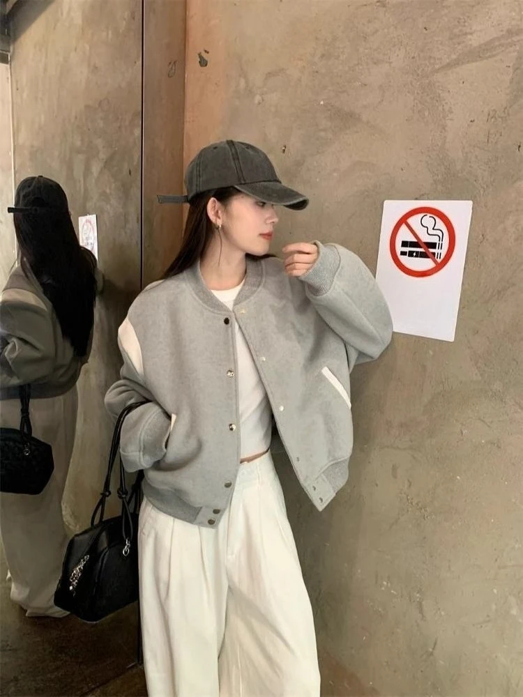 

​2025 Autumn New Grey Baseball Jacket Short Commuter Coat with Fleece Lining Retro Style for Women's Wardrobe​