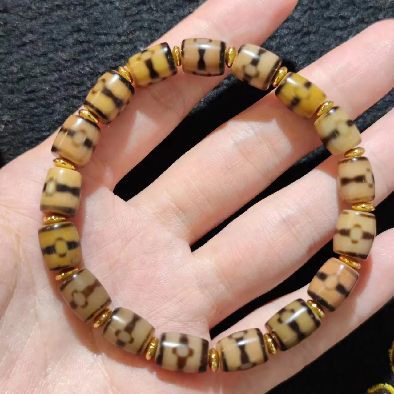 1pcs/lot natural multi-pattern old agate dzi bracelet Yellow teeth Old material Weathering lines Ethnography Men's women's model