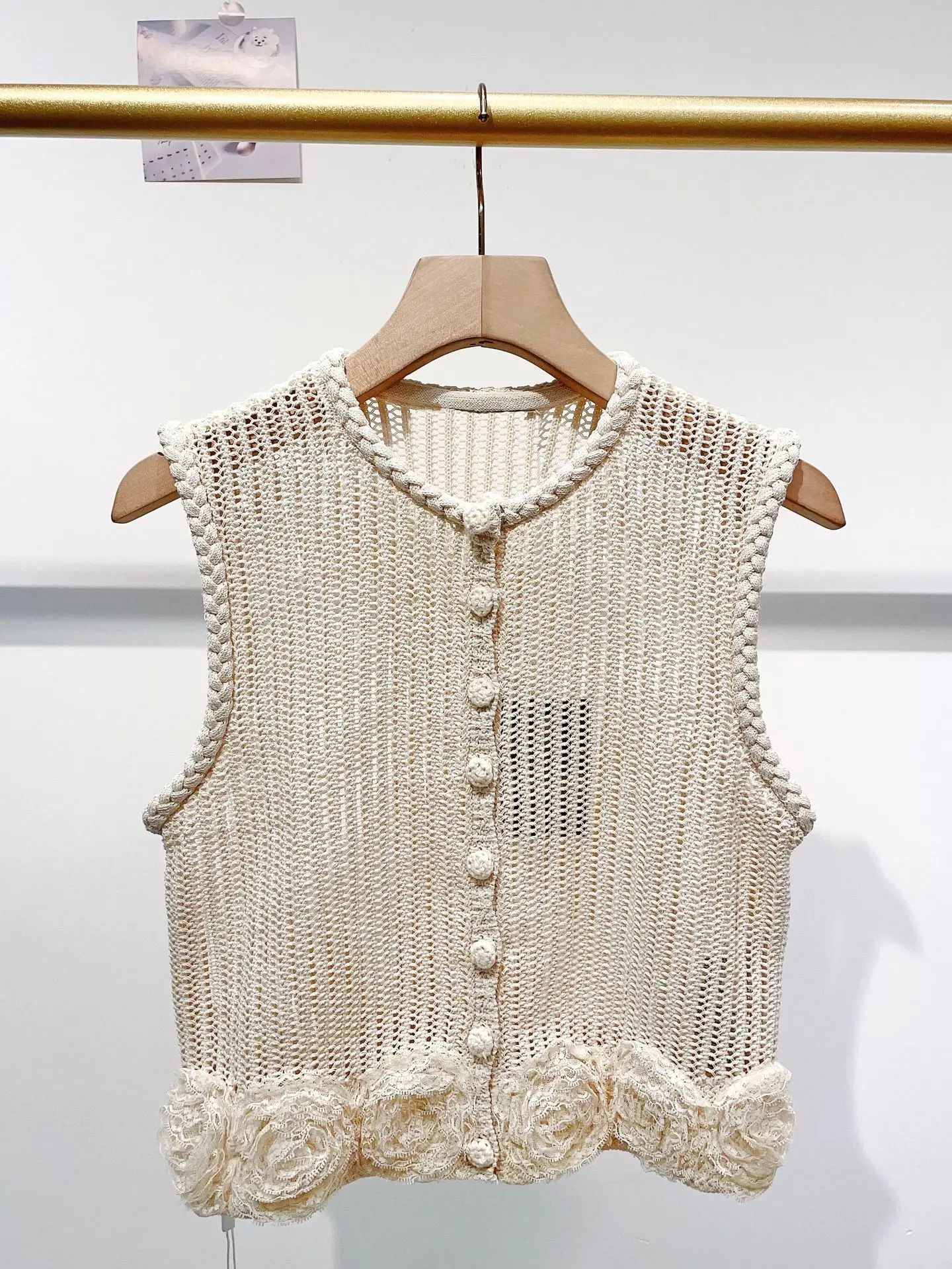 

Women's 3D Rose Set Round Neck Single breasted Sleeveless Knitted Shirt + High Waist A-line Short Skirt 2026 Summer New