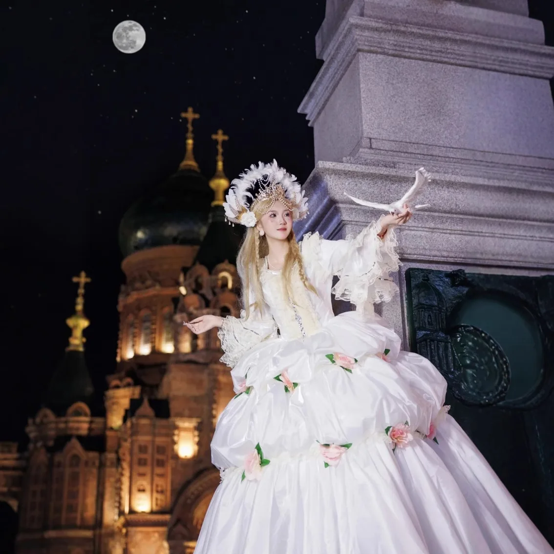 

White Court Evening Dress Drama Performance Clothes Retro Stage Clothes European Classical Party Etiquette Studio Photography