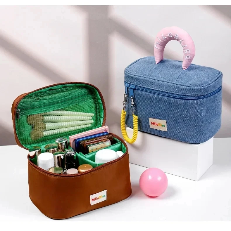 Travel Waterproof Large Capacity Multi-Layer Design Hand-Held Makeup Bag Tagi  New Style Color Collision Design Bag