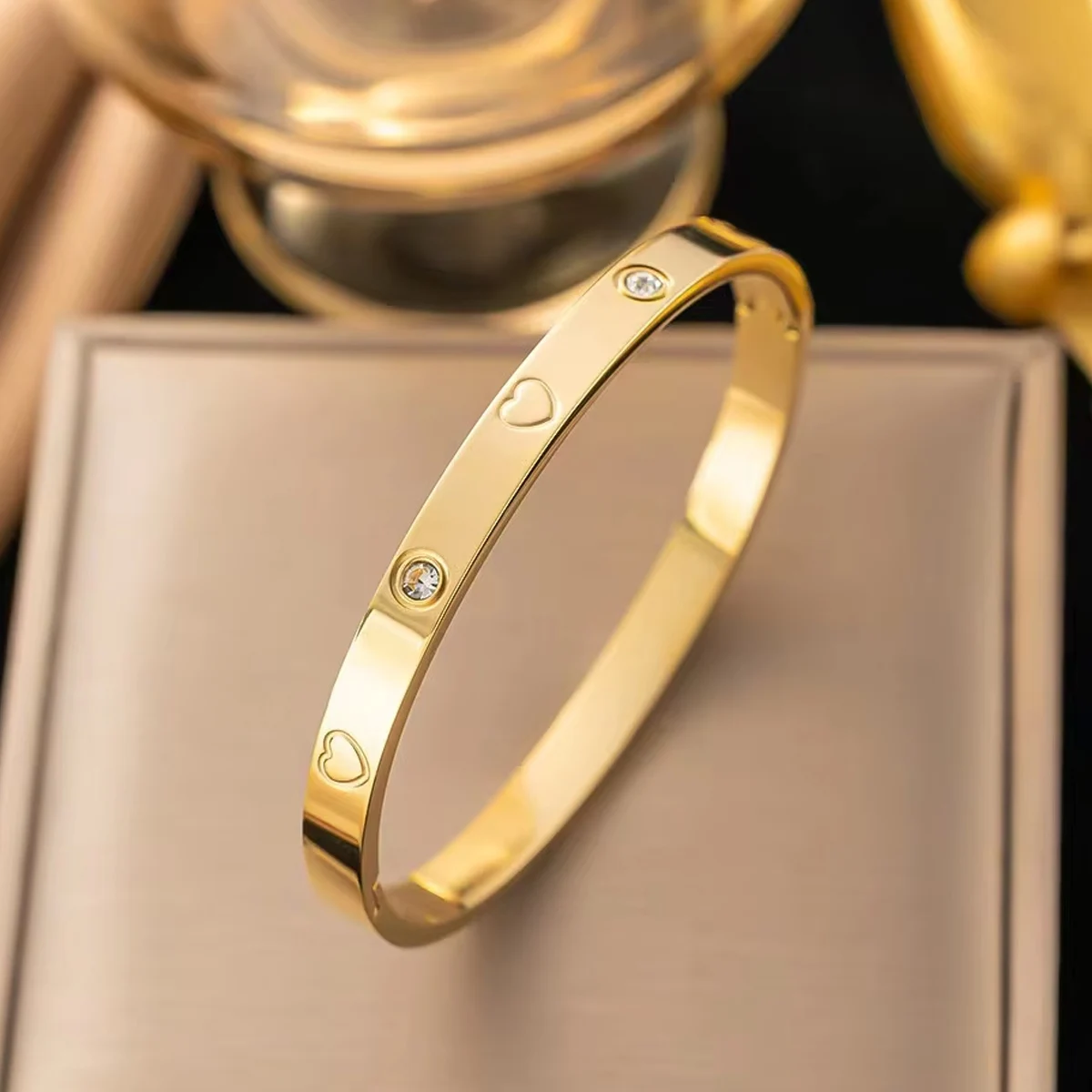 Unisex Minimalist Stainless Steel Bracelet for All Seasons Hot-Selling Personalized Design with One Heart and Crystal Stone image 2