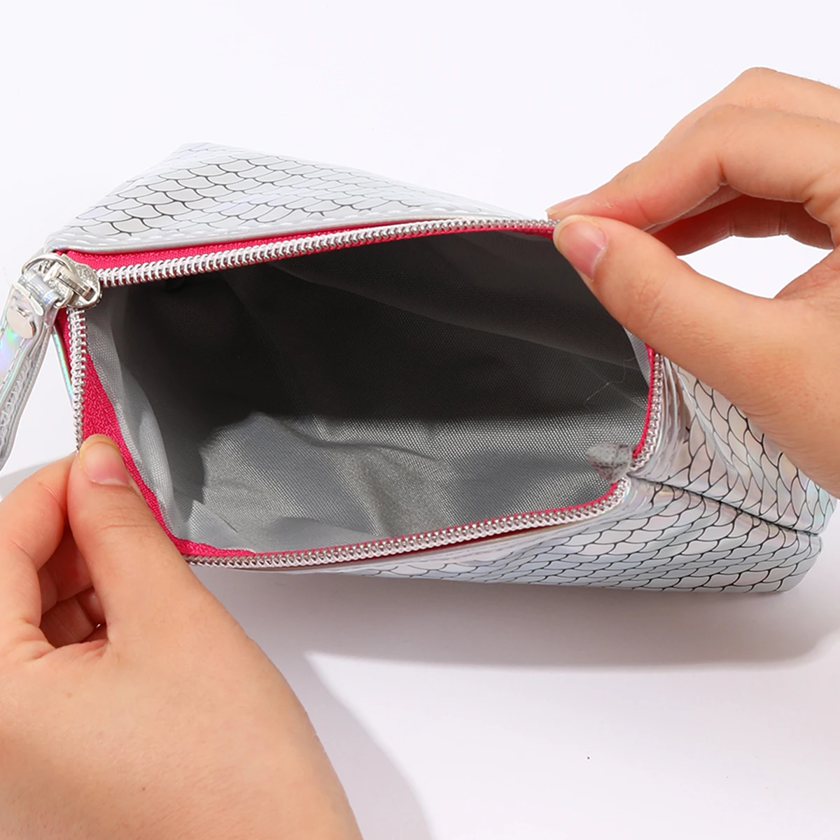 Neue Zweiteilige Wasserdichte PVC-Kosmetiktasche mit Laser-Fischschuppen-Design, Multifunktionale Aufbewahrungs- und Pflegetasche für Damen – Detail 22