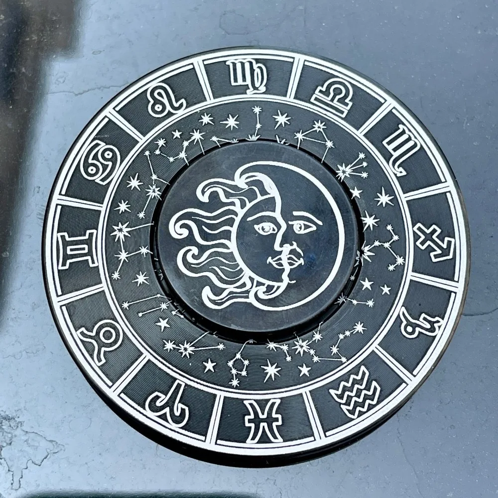 Spinner de aleación para adultos, juguete de mano de Metal con patrón de Feng Shui Bagua, constelación de nube de la suerte, para oficina, novedad