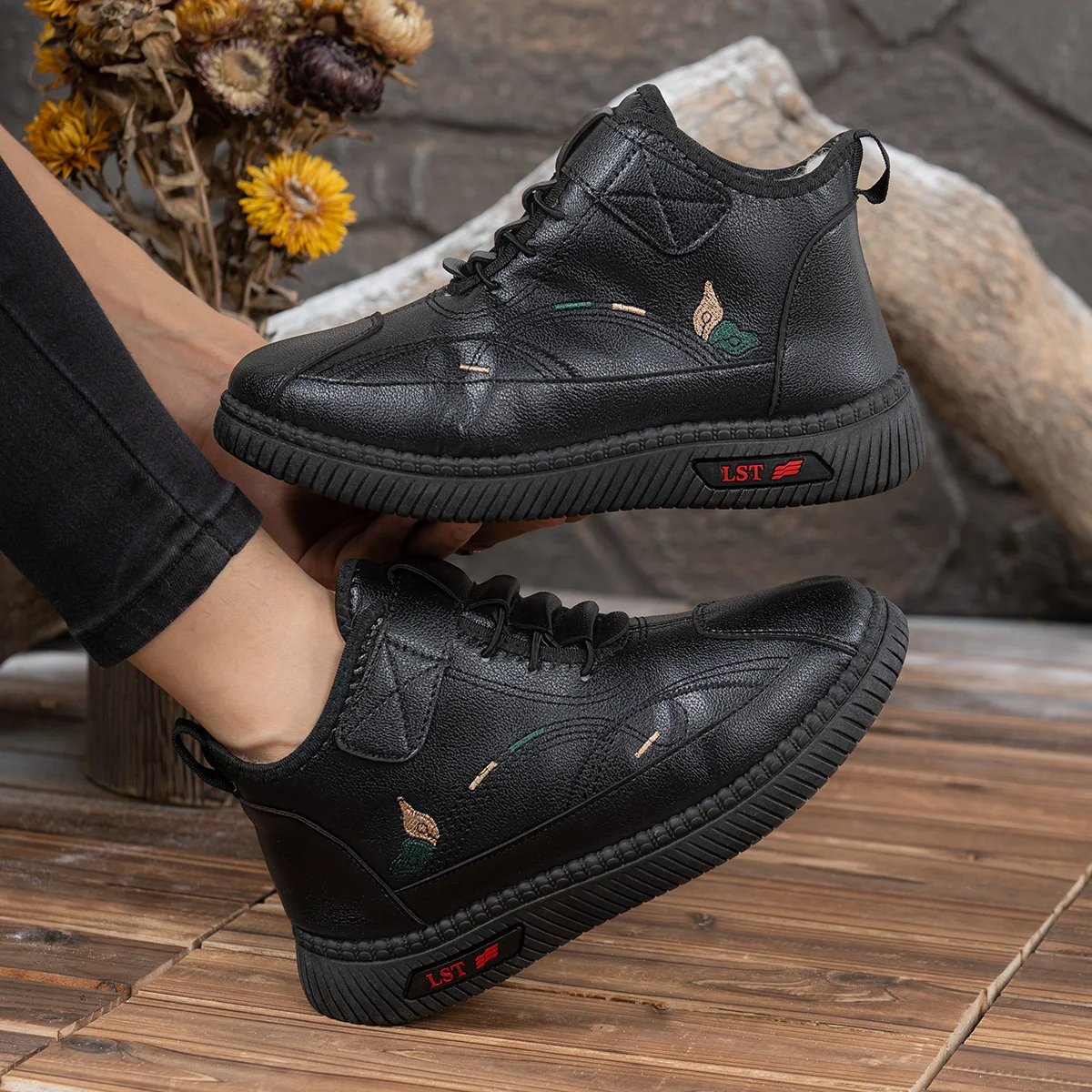 Women's cotton boots winter plush cotton shoes, soft-soled leather women's snow boots, women's casual shoes free shippiing shoes view 4