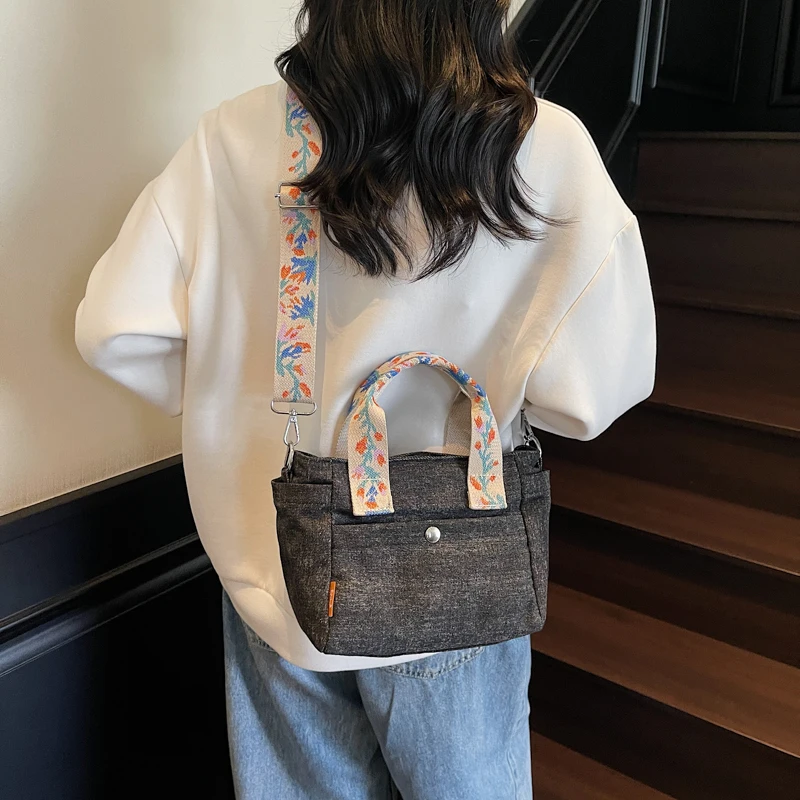 

Women Luxury Leather Fashion Designer Classic Crossbody Shoulder Tote Bag Elegant Handbag For Daily Modern Looks