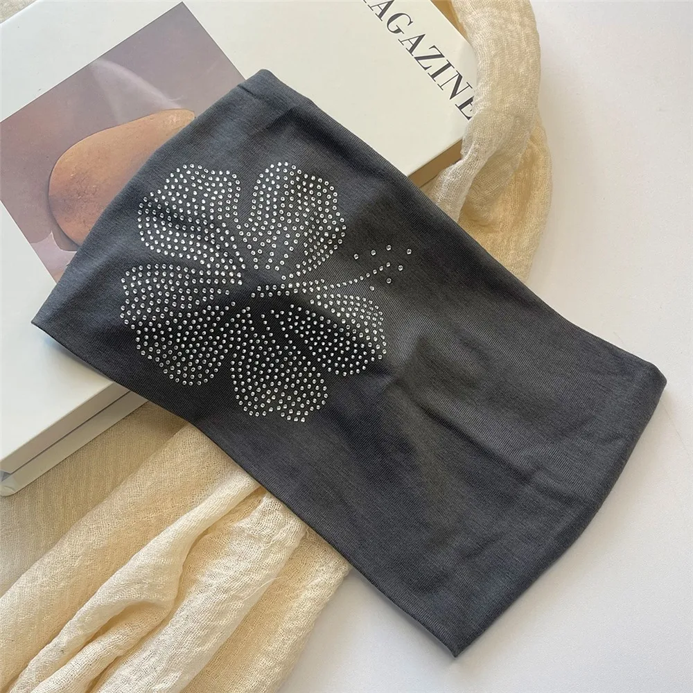 عصابة رأس عصرية واسعة من حجر الراين قابلة للتمدد وعصرية بلون سادة عمامة متعددة الاستخدامات للنساء