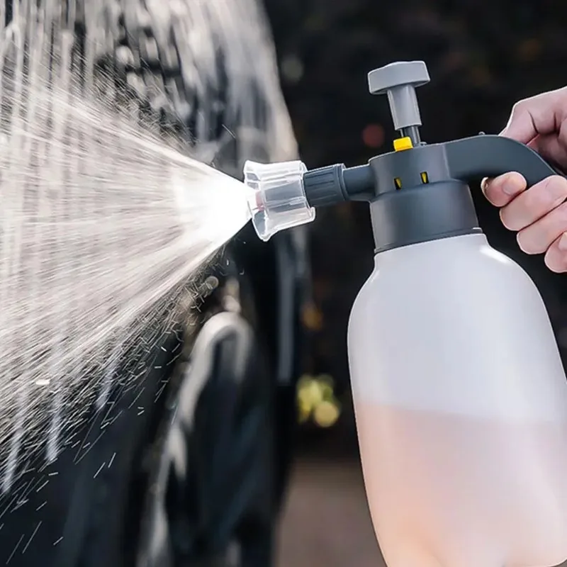 2L Hand Pump Foam Sprayer Snow Foam Cannon Hand Pneumatic Pressure Spray Bottle with Pressure Relief Valve for Car Wash