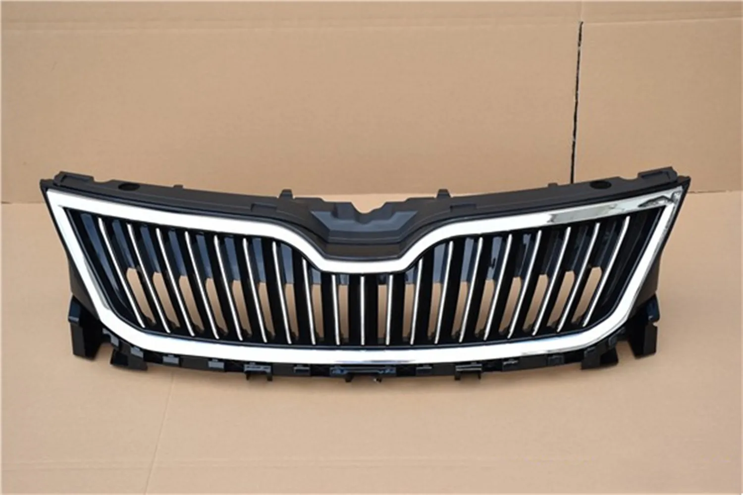 Front Bumper Grill for Skoda Rapid 2013-2021 Radiator Central Grille Face Mask Car Accessories