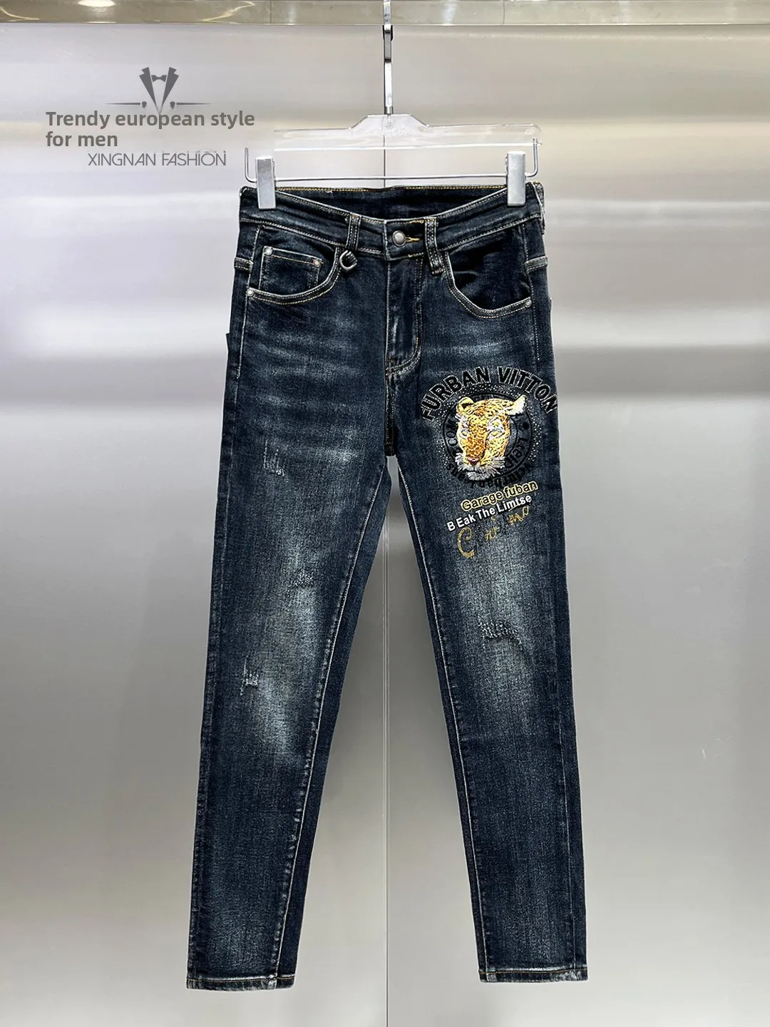 

Faionable Embroidered Rhinestone Men's Jeans Animal Pattern mid Waist Straight Leg Anti Wrinkle Resist Dirt Long Pants