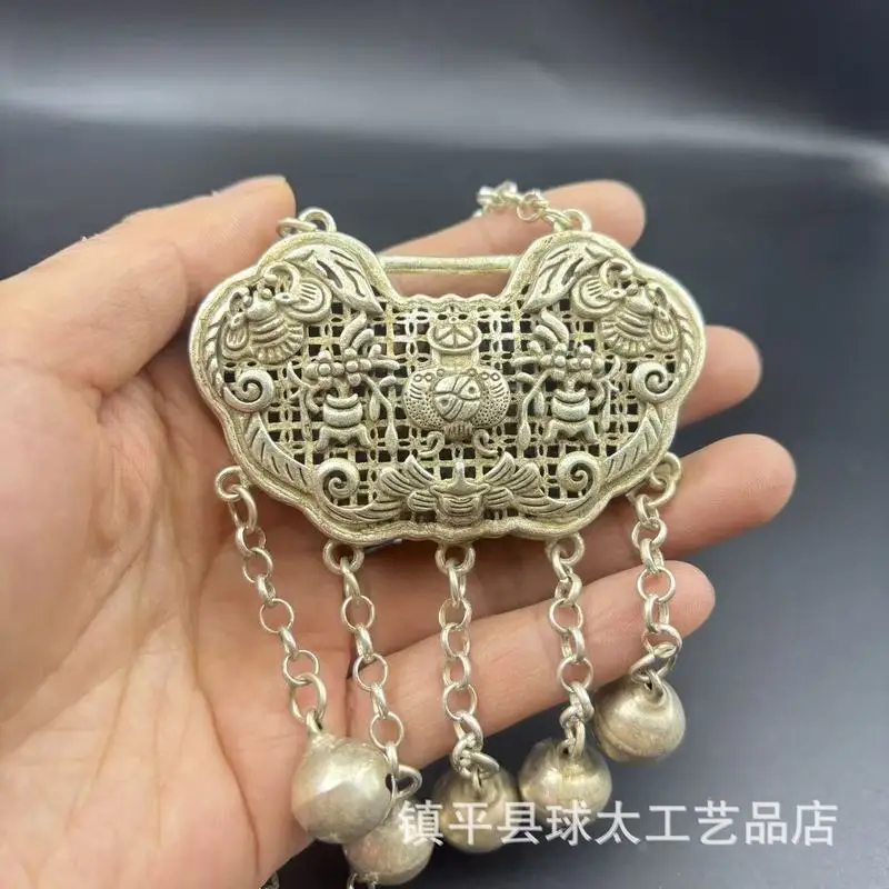 Antique Returned Vintage Silver Peace And Lock Pendant Necklace In Retro Ethnic Style