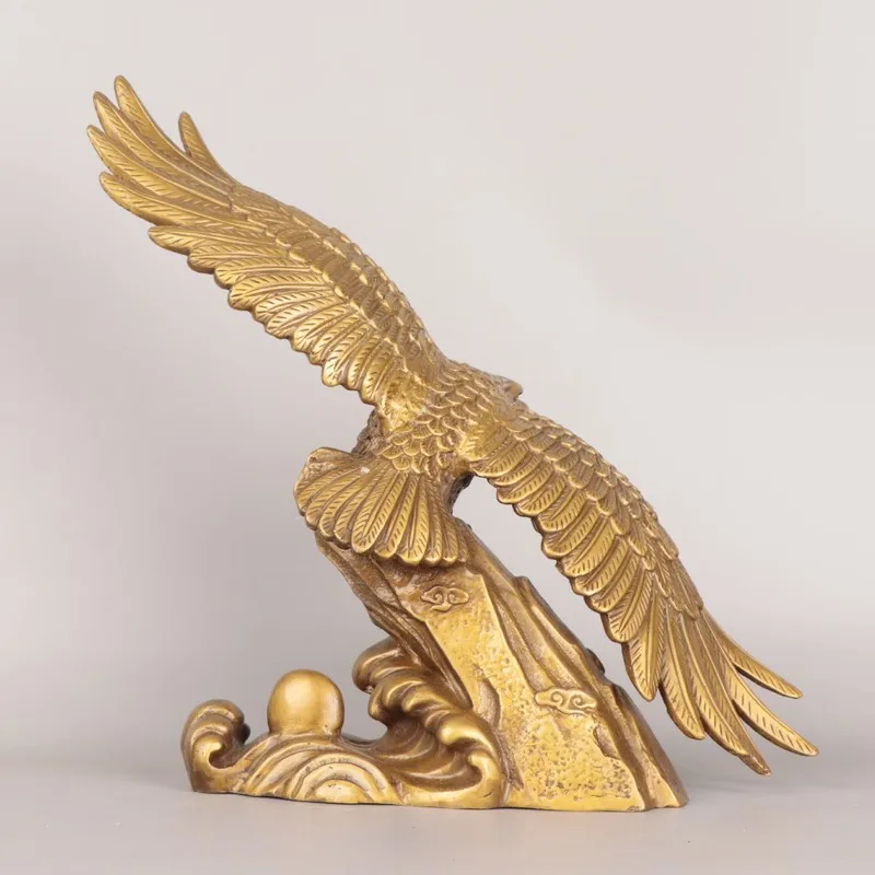 Copper , a grand and impressive piece, a metal craft ornament for home or office, a large eagle