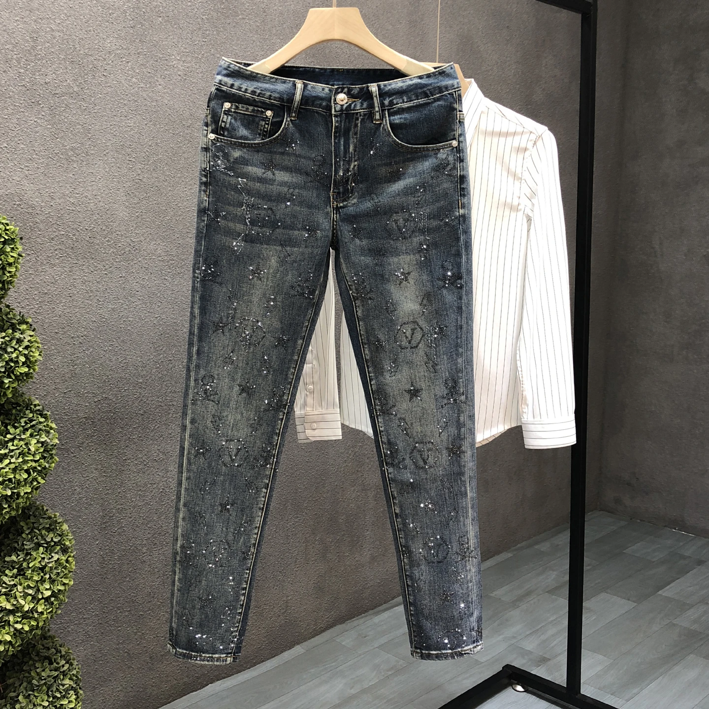 

High-End Men's Denim Jeans Fashionable Diamond-Encrusted Slim Fit Elastic Casual High Waist Youth Suitable Autumn Season