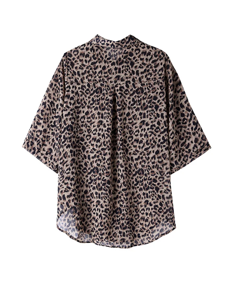 Summer New Chic Chiffon Classic Leopard Print Female Shirts Casual Fashion Single Breasted Loose Simple Spell Color Women Shirts