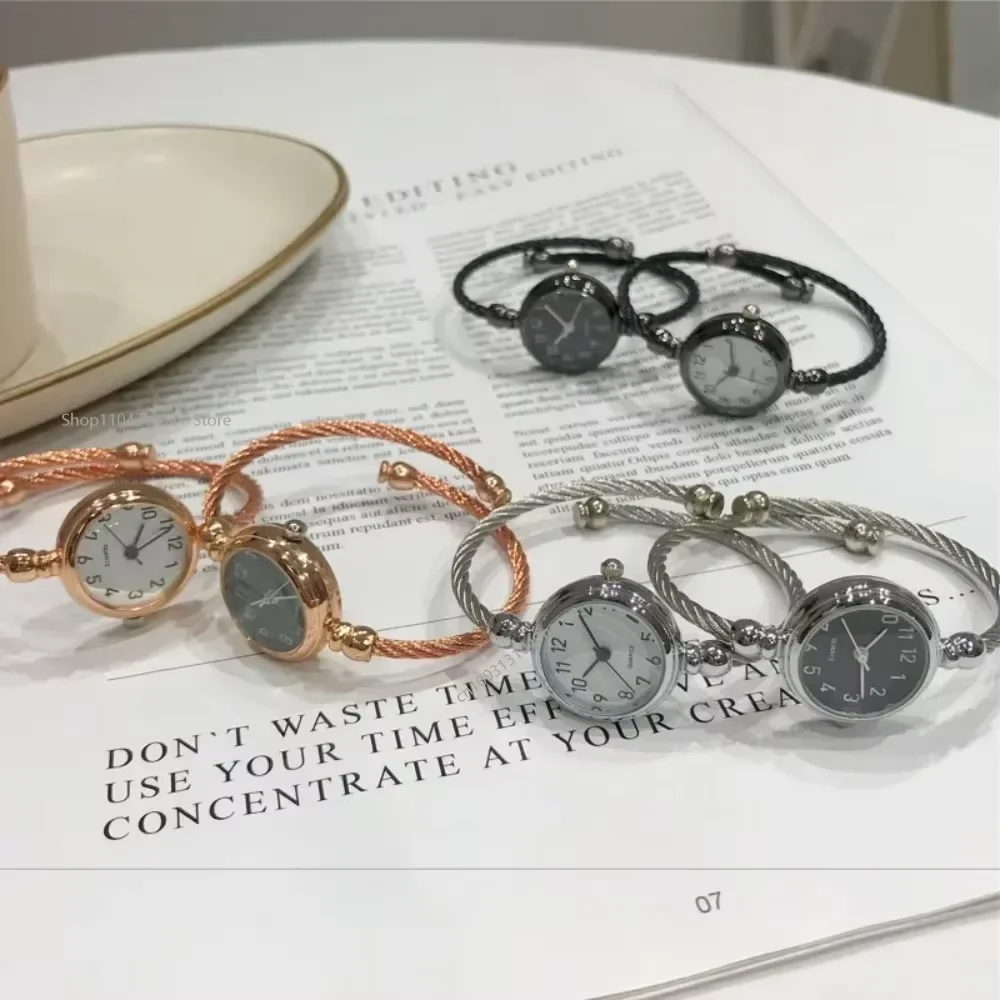 Fashion Women's Wristwatch Gold Bracelet Small Dial Elegant Watch New Cute Women Steel Bracelet Watch Quartz Wristwatch