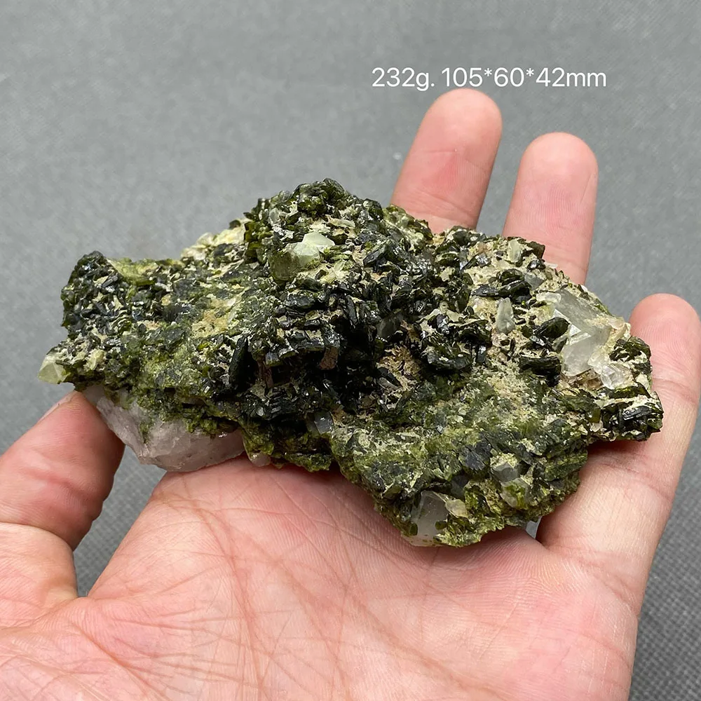 100% natural epidote and crystal symbiosis rough stone specimen healing crystal （crystal floating growth）