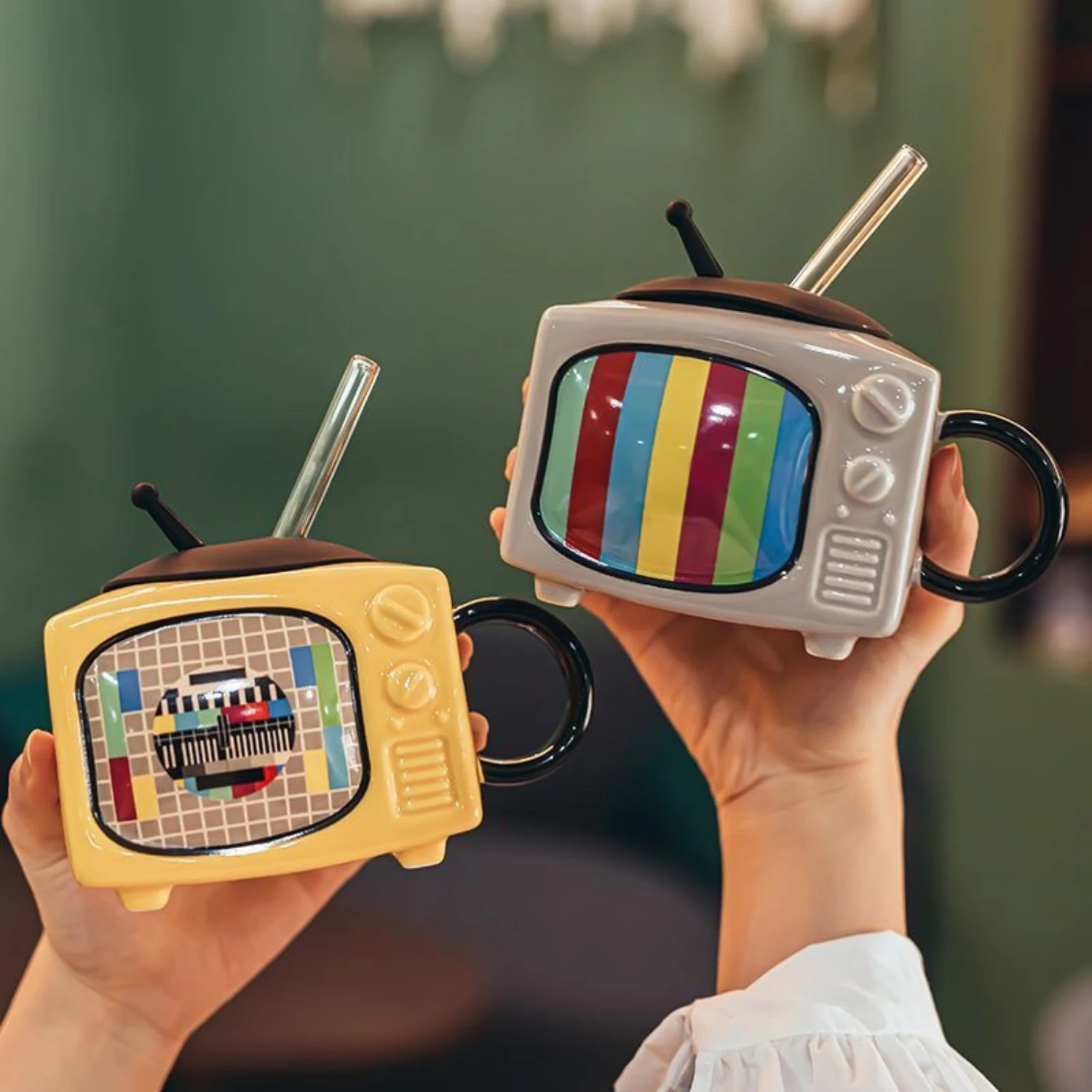 Exquisite Creative Retro 3D Television Ceramic Coffee Mugs with Cover - TV Shape Milk Beer Mugs for Household - Unique Drinking 