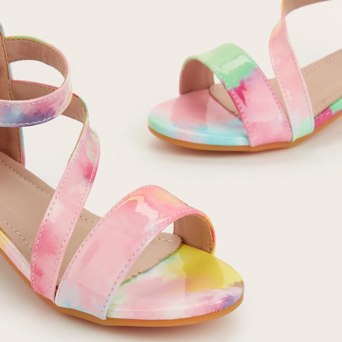 2025 New Children High-heeled Sandals for Girls Colorful Fashion Crystal Heel Show Shoes Open-toe Hollow Thick Heels Kids Sandal