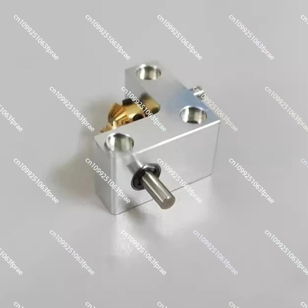 

Right Angle Commutator Small Bevel Gearbox 90 Degree Drive Angle Converter Output Shaft Diameter 4MM Speed Ratio 1:1